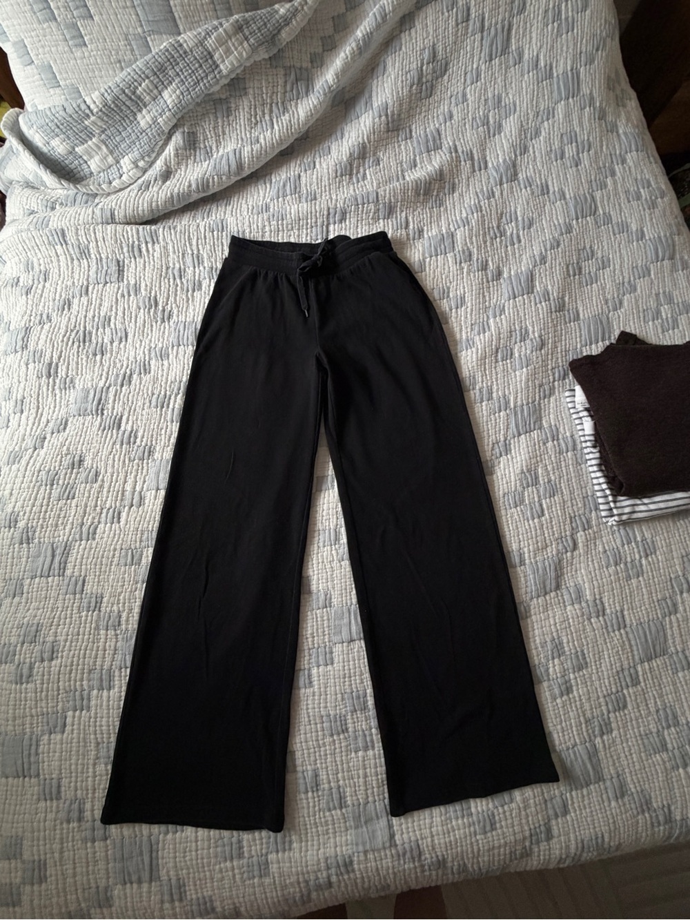 Aritzia Black Wide-Leg Pull-On Knit Pants